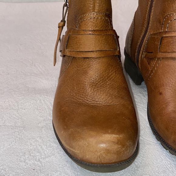 Clarks Boots - Picture 3 of 11